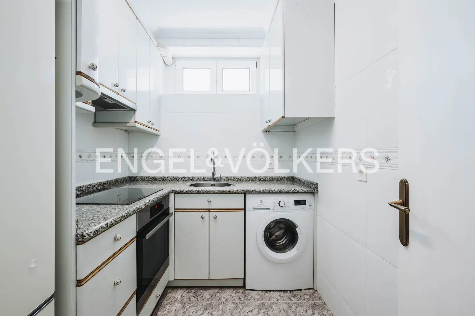 Kitchen of Study for sale in Zarautz  with Heating, Private garden and Swimming Pool