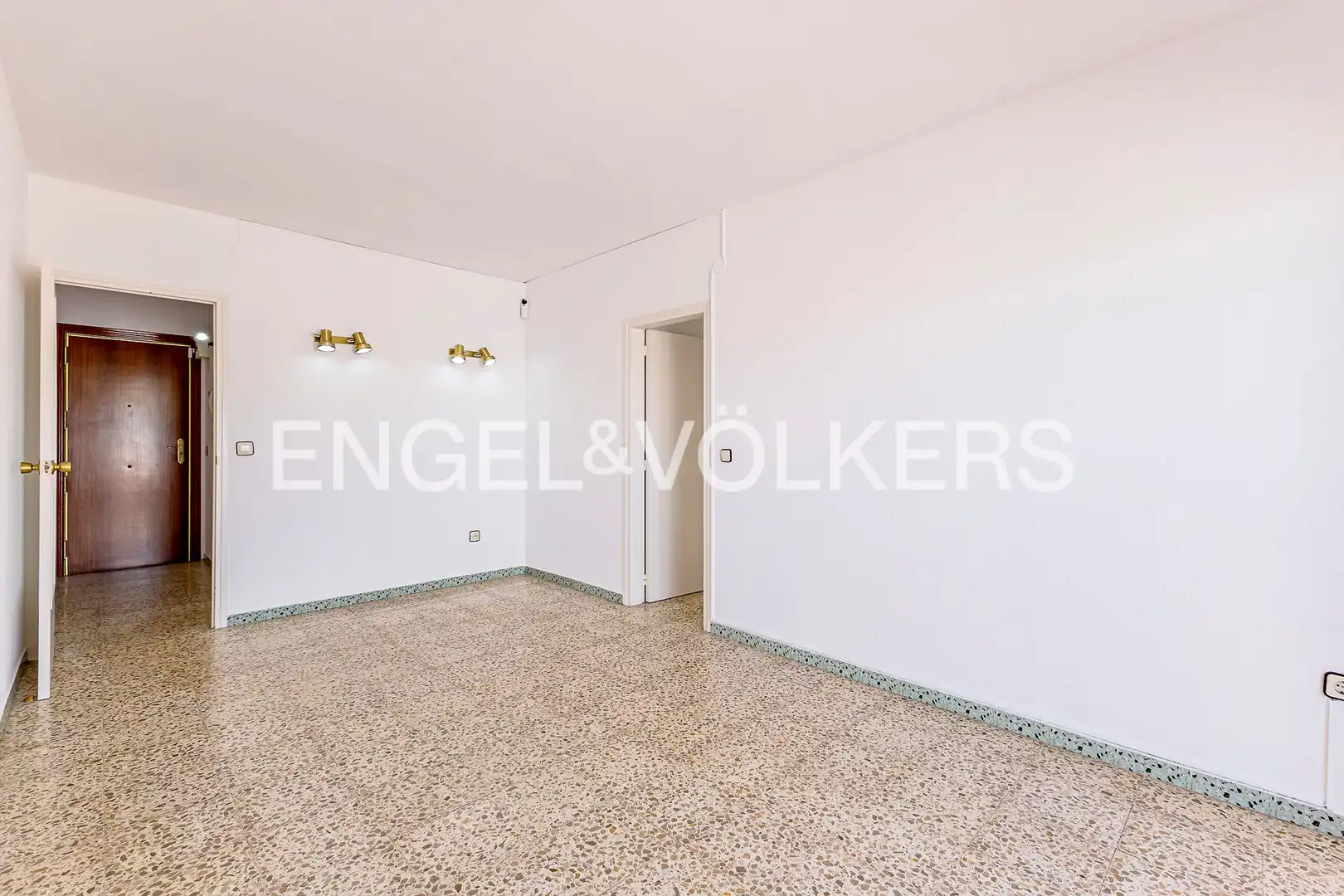 Piso en venta en Sant Boi de Llobregat con Calefacción, Terraza y Balcón