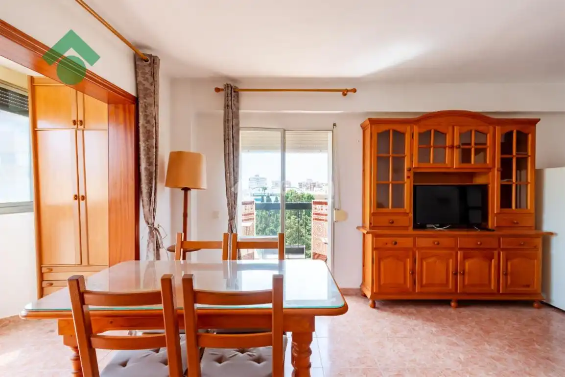 Comedor de Estudio en venta en Vélez-Málaga con Terraza, Amueblado y Piscina comunitaria