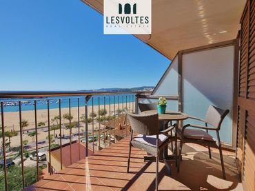 Apartamento con balcón en venta en Passeig del Mar