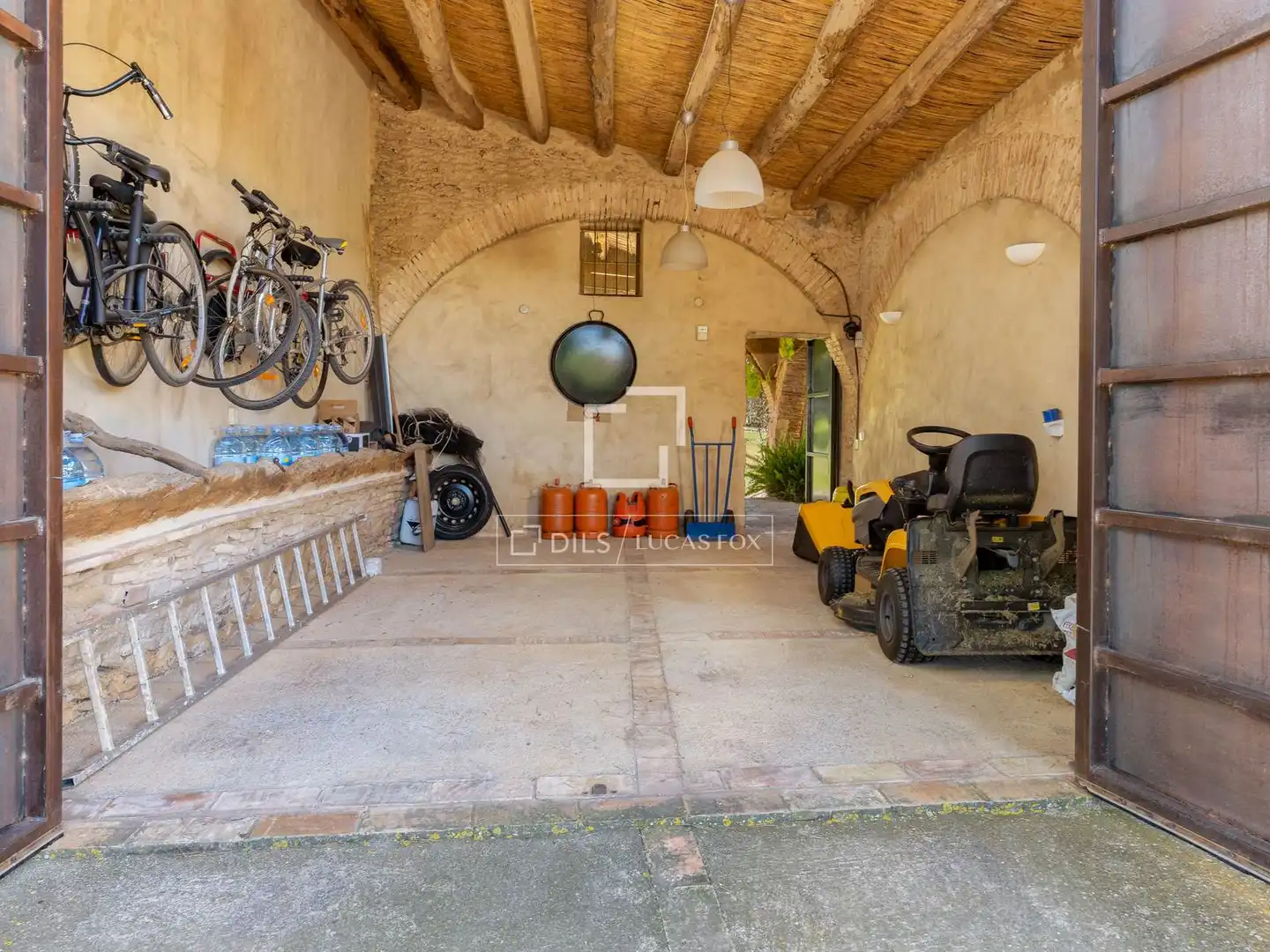 Vista exterior de Finca rústica en venta en Garrigàs con Aire acondicionado, Calefacción y Jardín privado