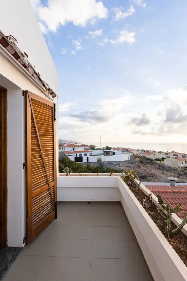 Vista exterior de Casa o xalet en venda en Candelaria amb Aire condicionat, Jardí privat i Terrassa
