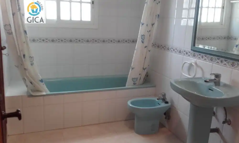 Bathroom of Houses for sale in Jerez de la Frontera  with Terrace, Swimming Pool and Alarm