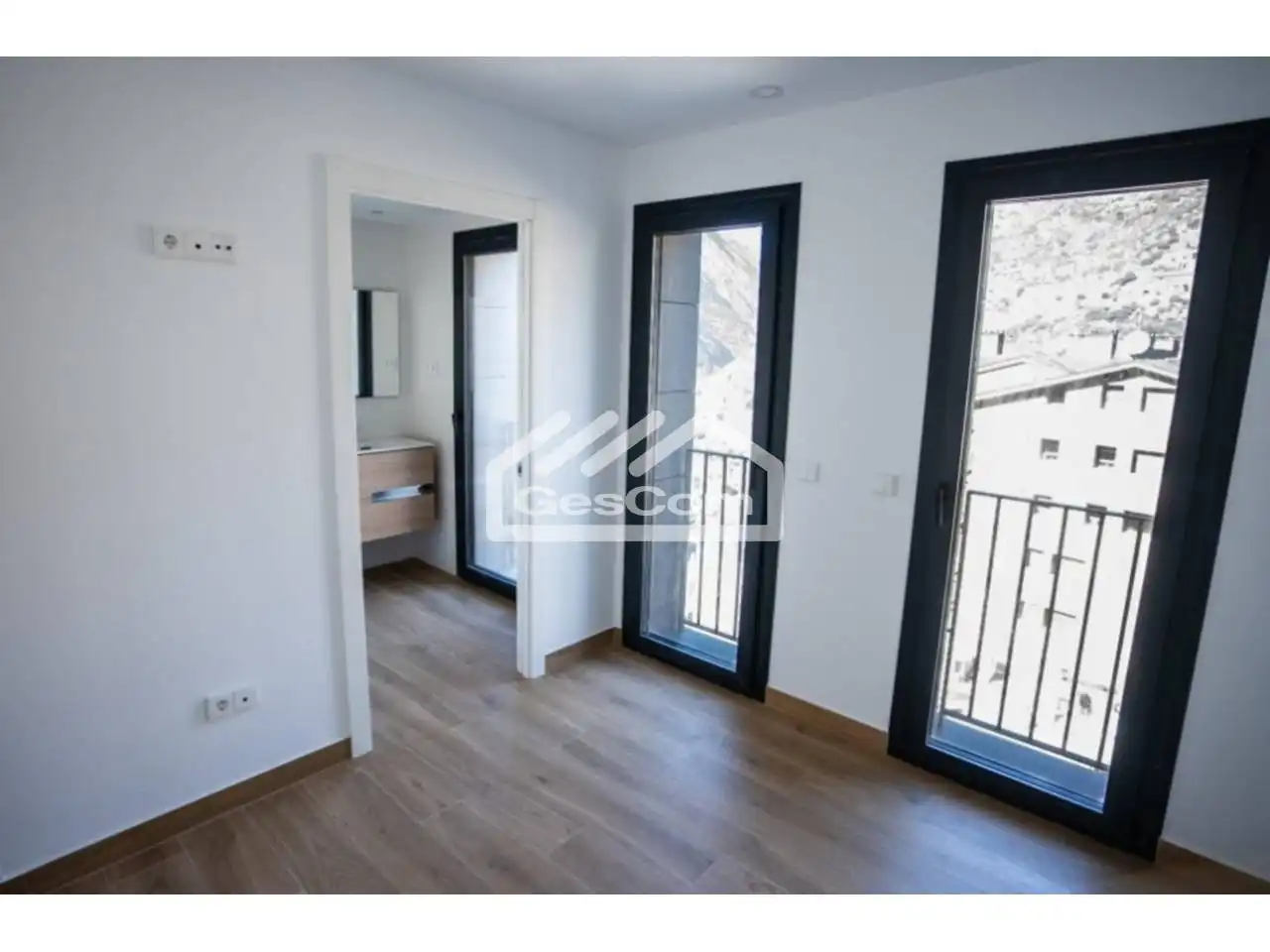 Habitación de Piso de alquiler en Escaldes – Engordany con Calefacción y Balcón