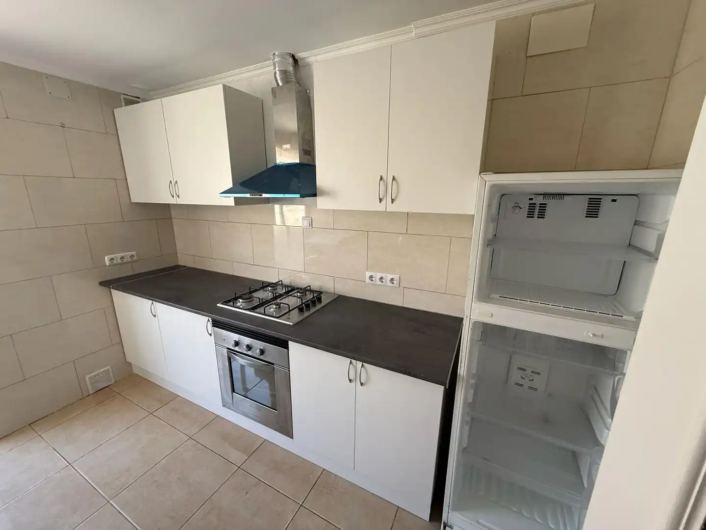 Flat for rent in Calle LUGO, Virgen del Remedio - Parque Lo Morant