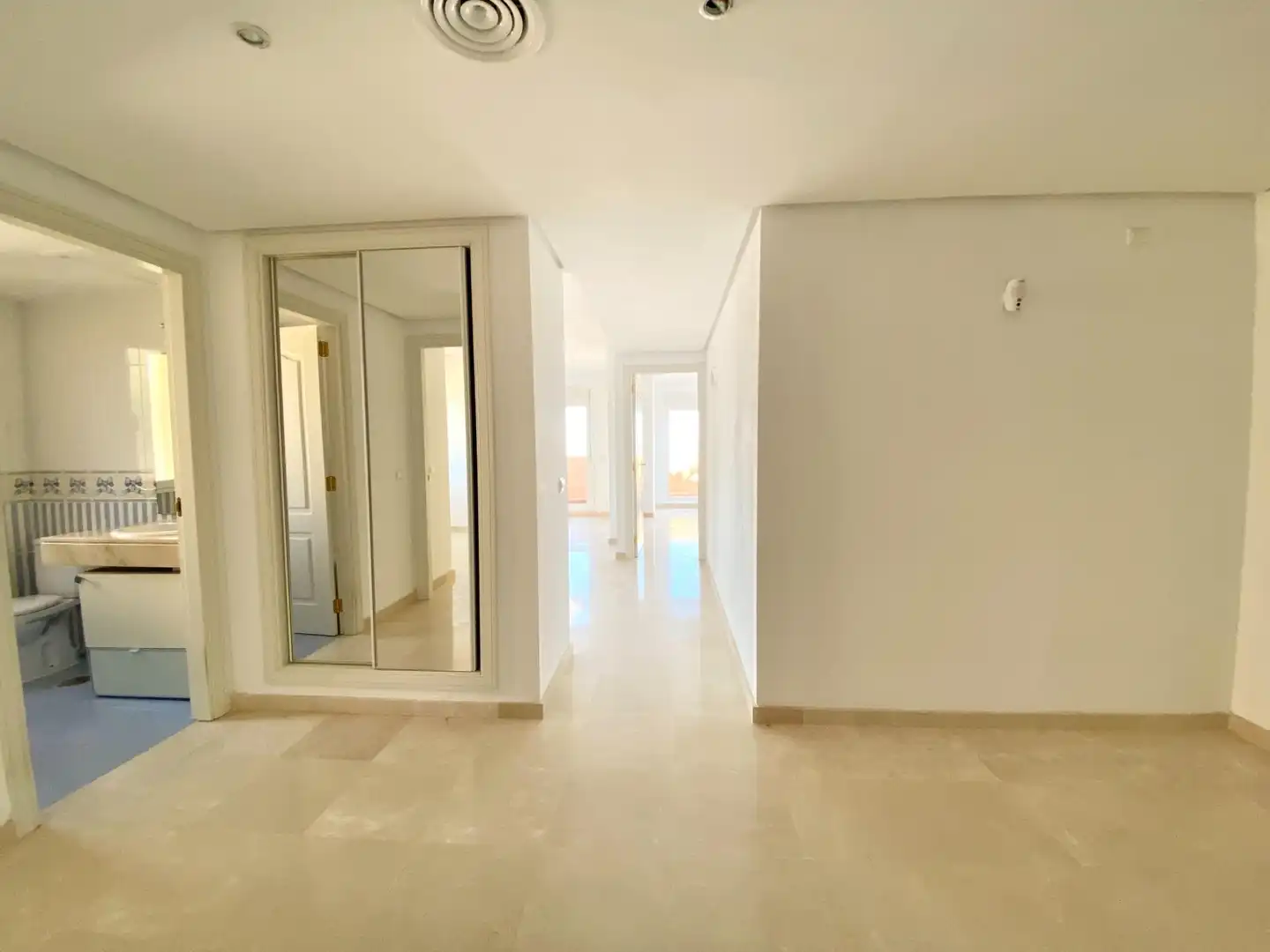 Piso en venta en Mijas con Aire acondicionado, Terraza y Piscina comunitaria