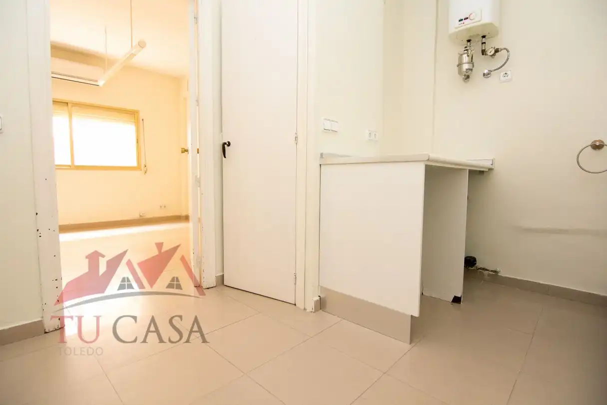 Kitchen of Office for rent in Toledo  with Air Conditioner and Heating