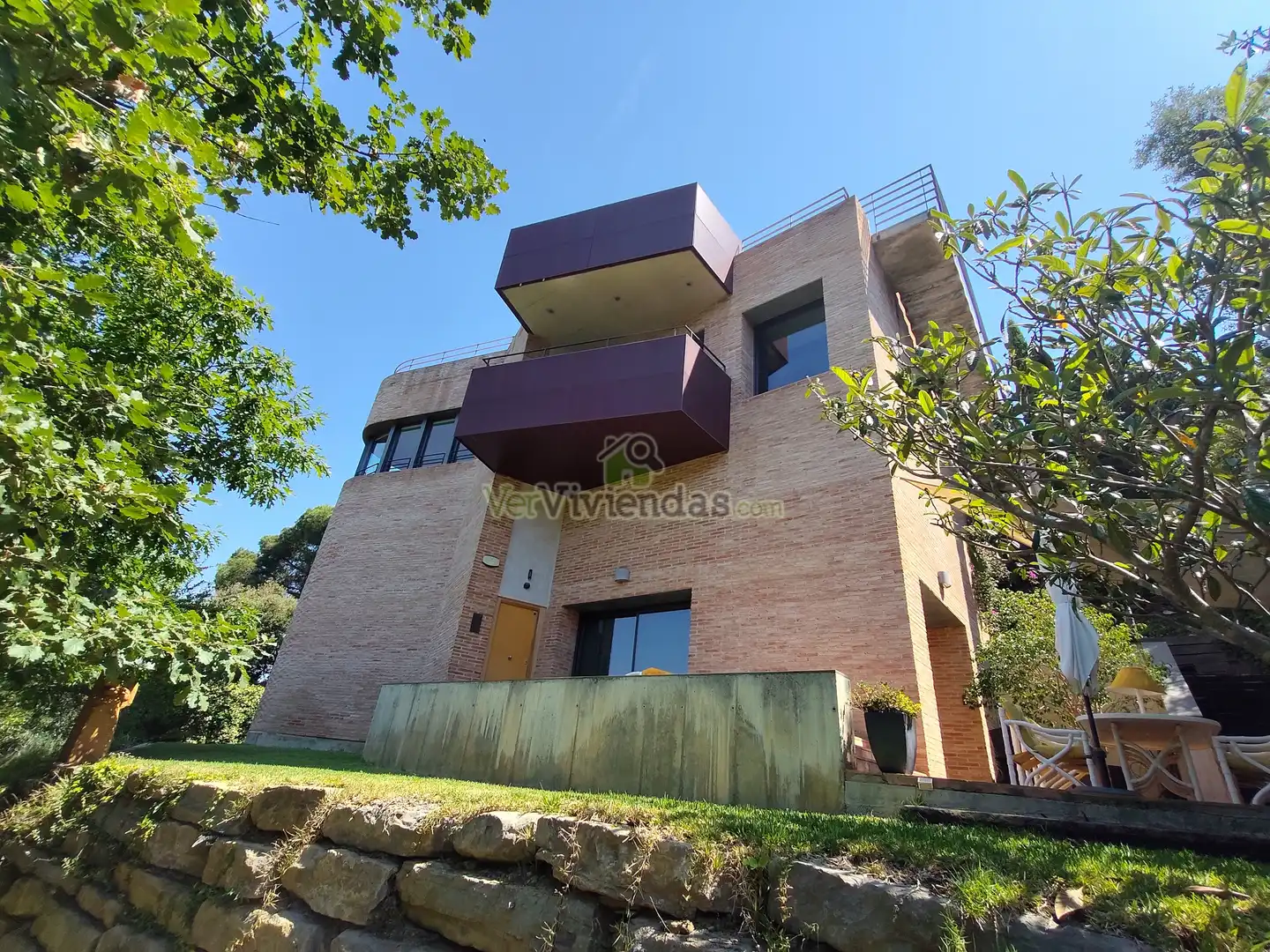 Vista exterior de Casa o xalet en venda en Sant Cugat del Vallès amb Aire condicionat, Calefacció i Jardí privat