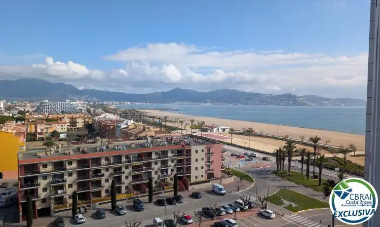 Vista exterior de Estudi en venda en Empuriabrava amb Moblat, Microones i Balcó