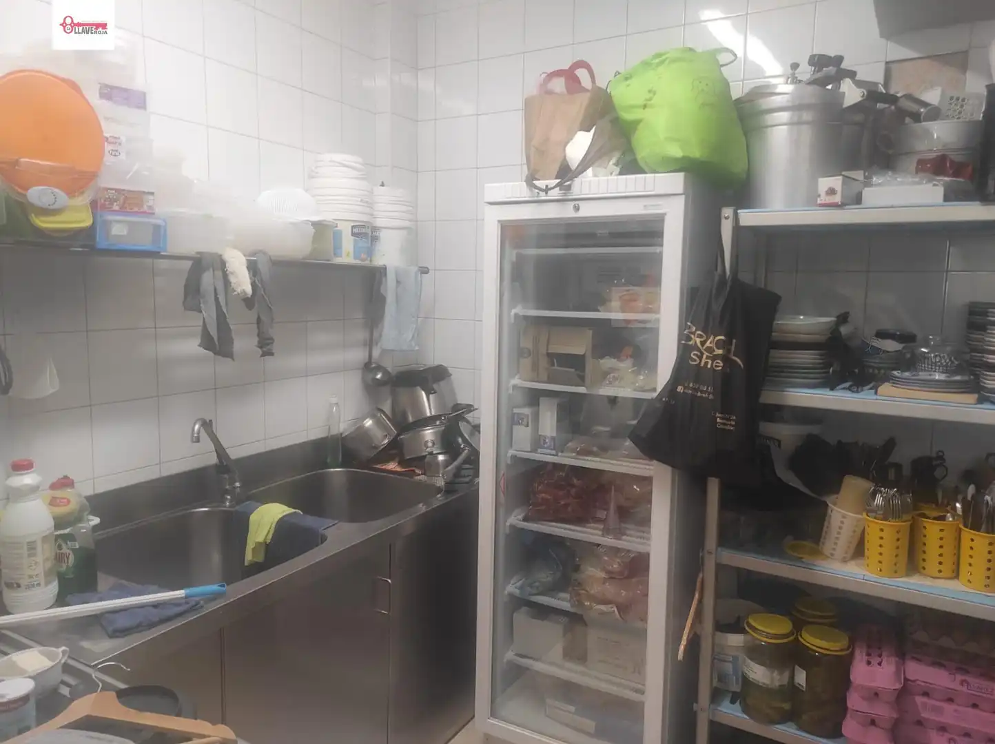 Cuina de Local en venda en Burgos amb Aire condicionat i Moblat