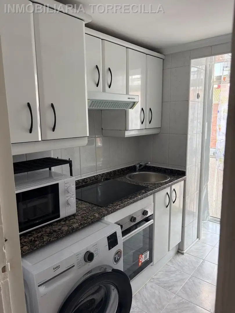 Kitchen of Flat for rent in Valladolid  with Heating, Parquet flooring and Furnished