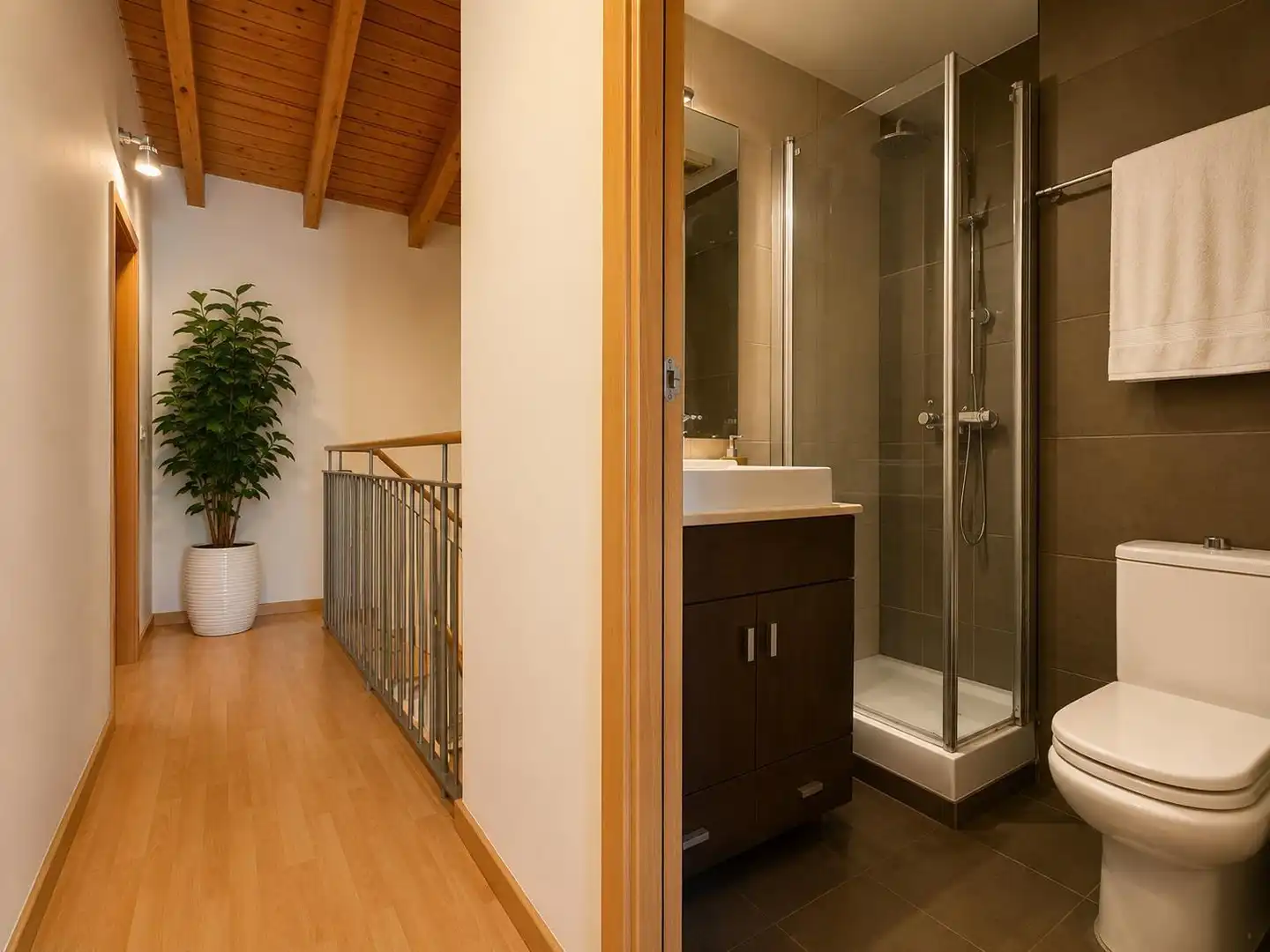 Baño de Dúplex en venta en Terrassa con Aire acondicionado, Calefacción y Terraza