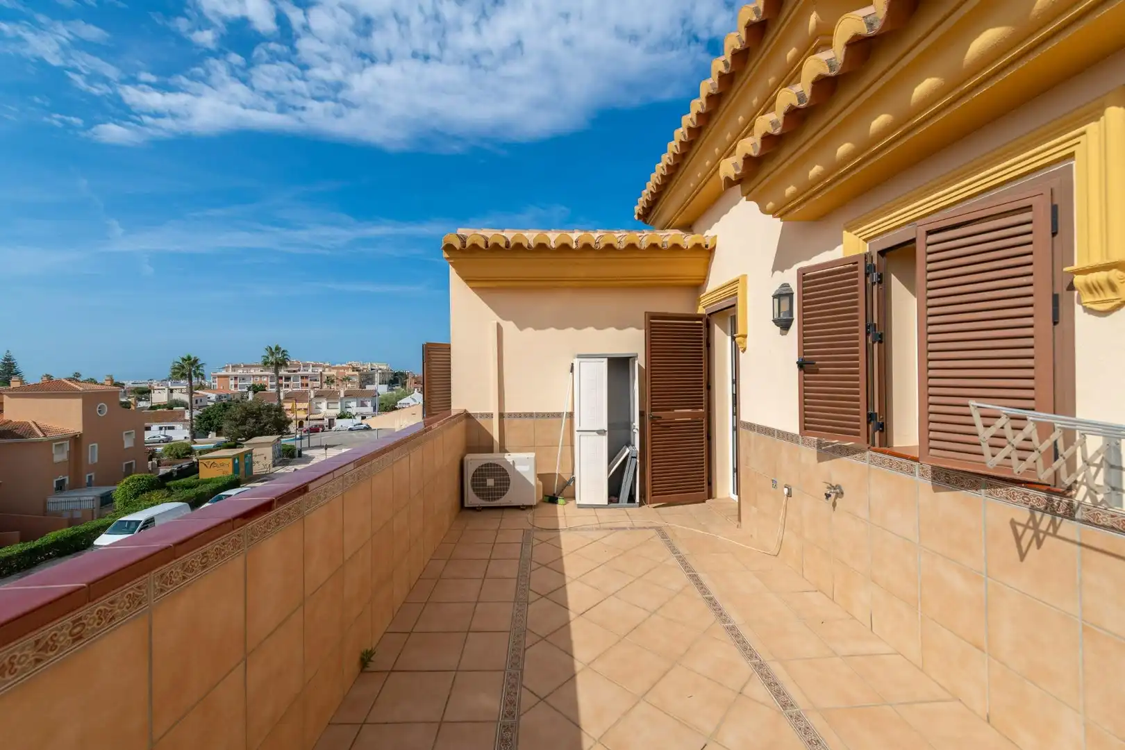 Terrassa de Casa o xalet en venda en Rincón de la Victoria amb Aire condicionat, Jardí privat i Terrassa
