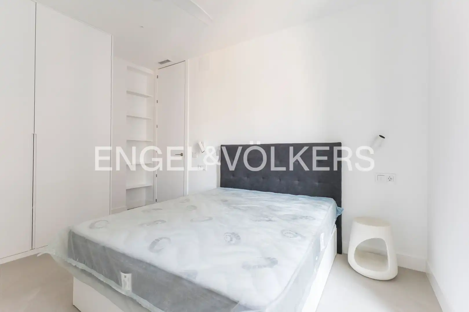 Habitación de Piso de alquiler en Madrid con Aire acondicionado, Calefacción y Amueblado