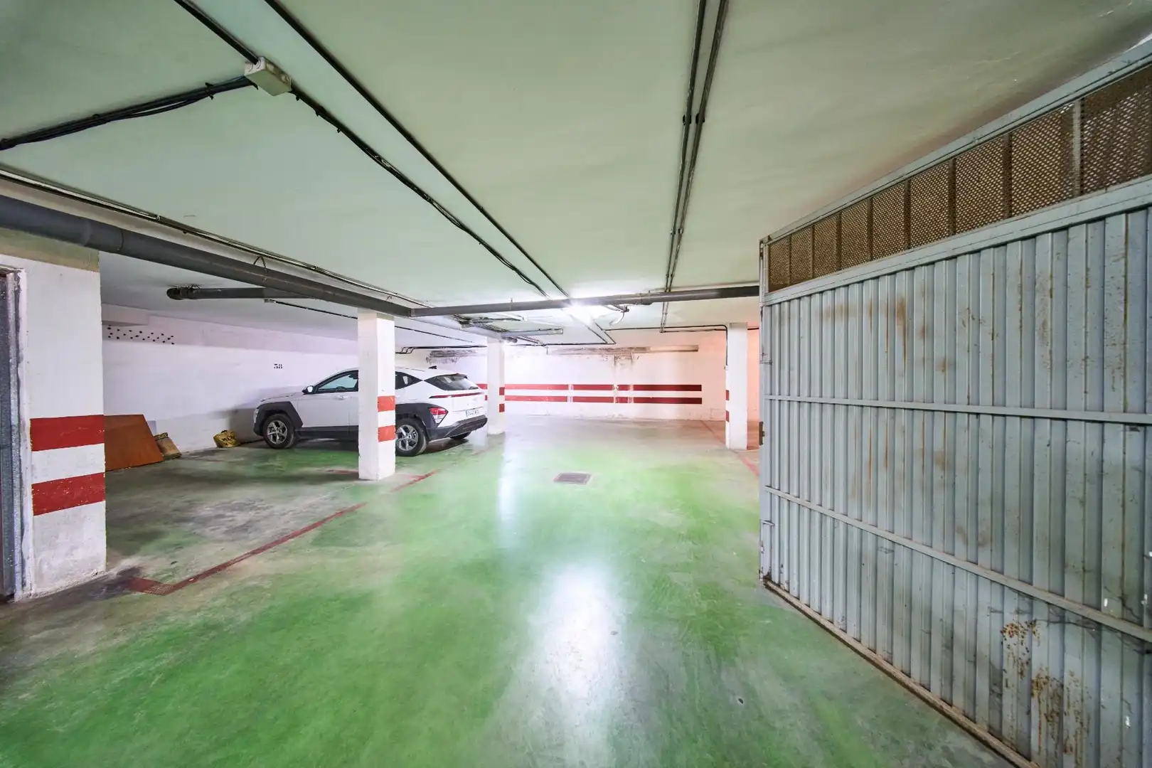 Parkplatz von Garage zum Verkauf in La Zubia