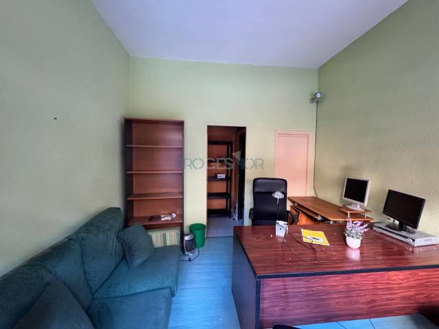 Local comercial en Alquiler en San Mamés - La Palomera