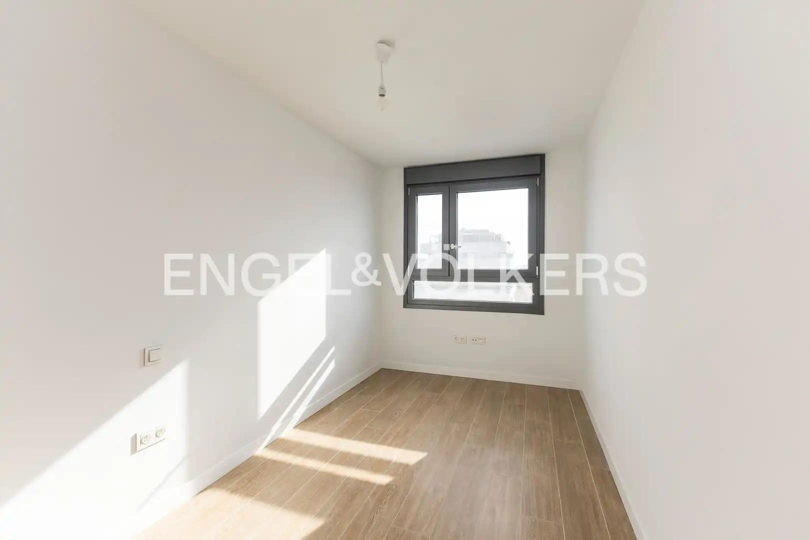 Bedroom of Flat for rent in Madrid  with Air Conditioner, Heating and Terrace