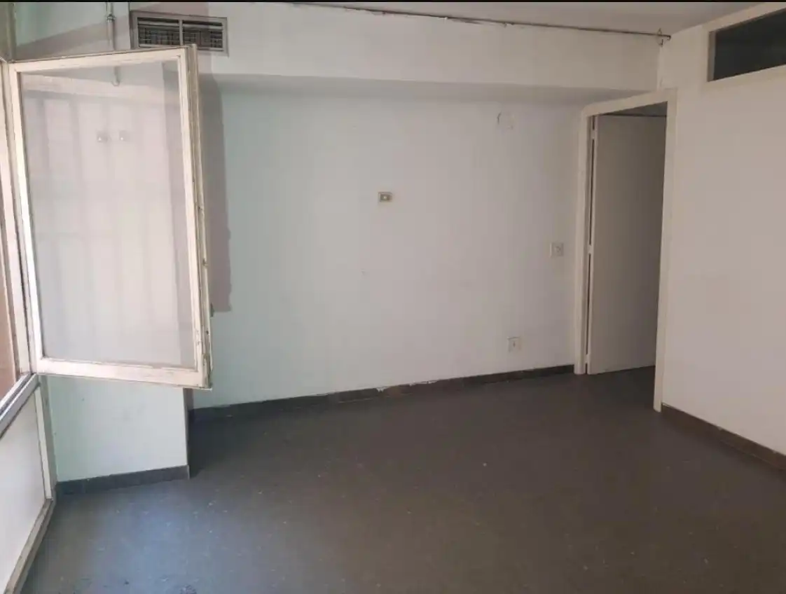 Local comercial en venda a Centre - Passeig i Rodalies, imagen 2