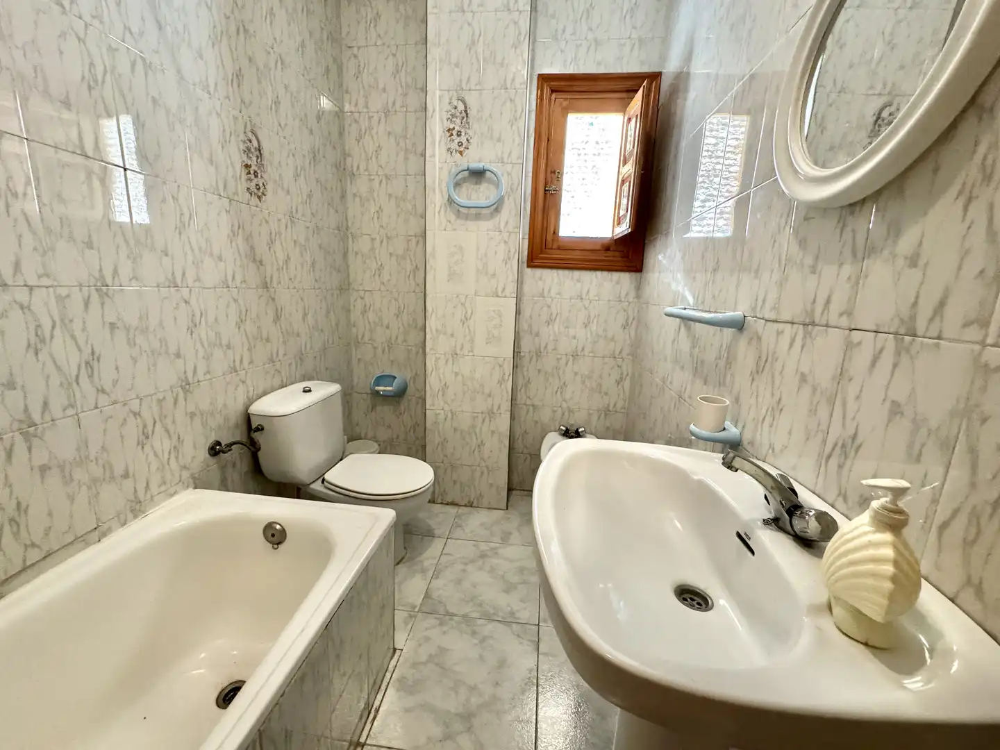 Badezimmer von Gebäude zum Verkauf in Válor