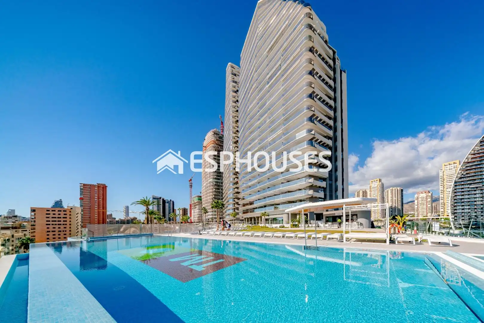 Piscina de Apartamento en venta en Benidorm con Aire acondicionado, Calefacción y Terraza