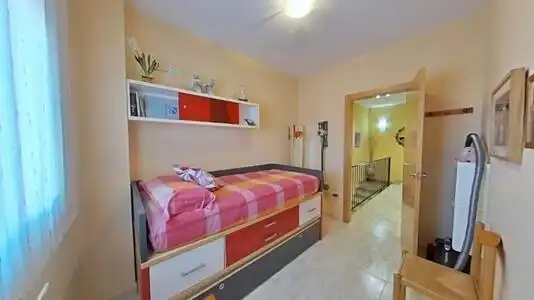 Habitación de Casa o chalet en venta en Santa Perpètua de Mogoda con Aire acondicionado, Calefacción y Jardín privado