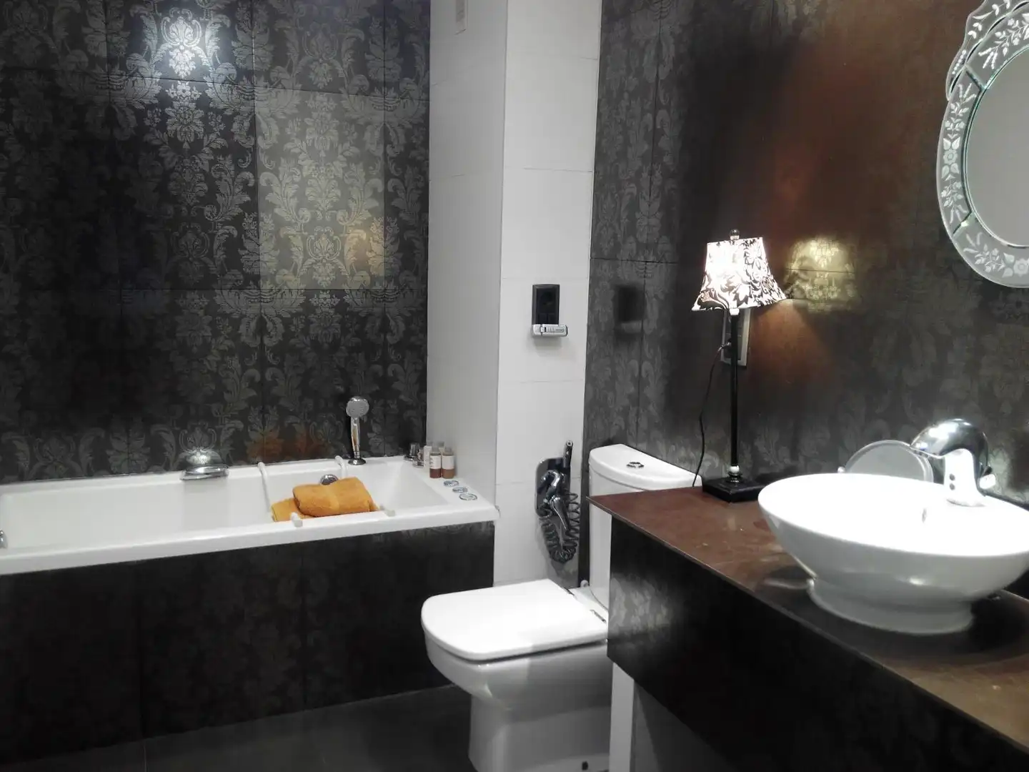 Baño de Piso de alquiler en Valencia con Aire acondicionado, Calefacción y Amueblado