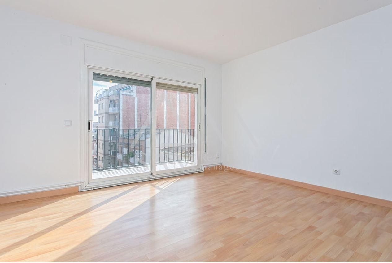 Bedroom of Flat for sale in Rubí  with Heating