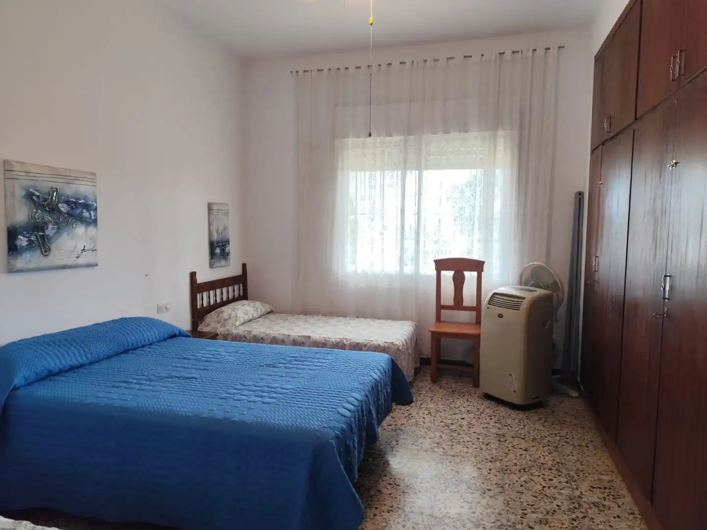 Dormitori de Casa o xalet en venda en Hinojos amb Jardí privat, Terrassa i Traster