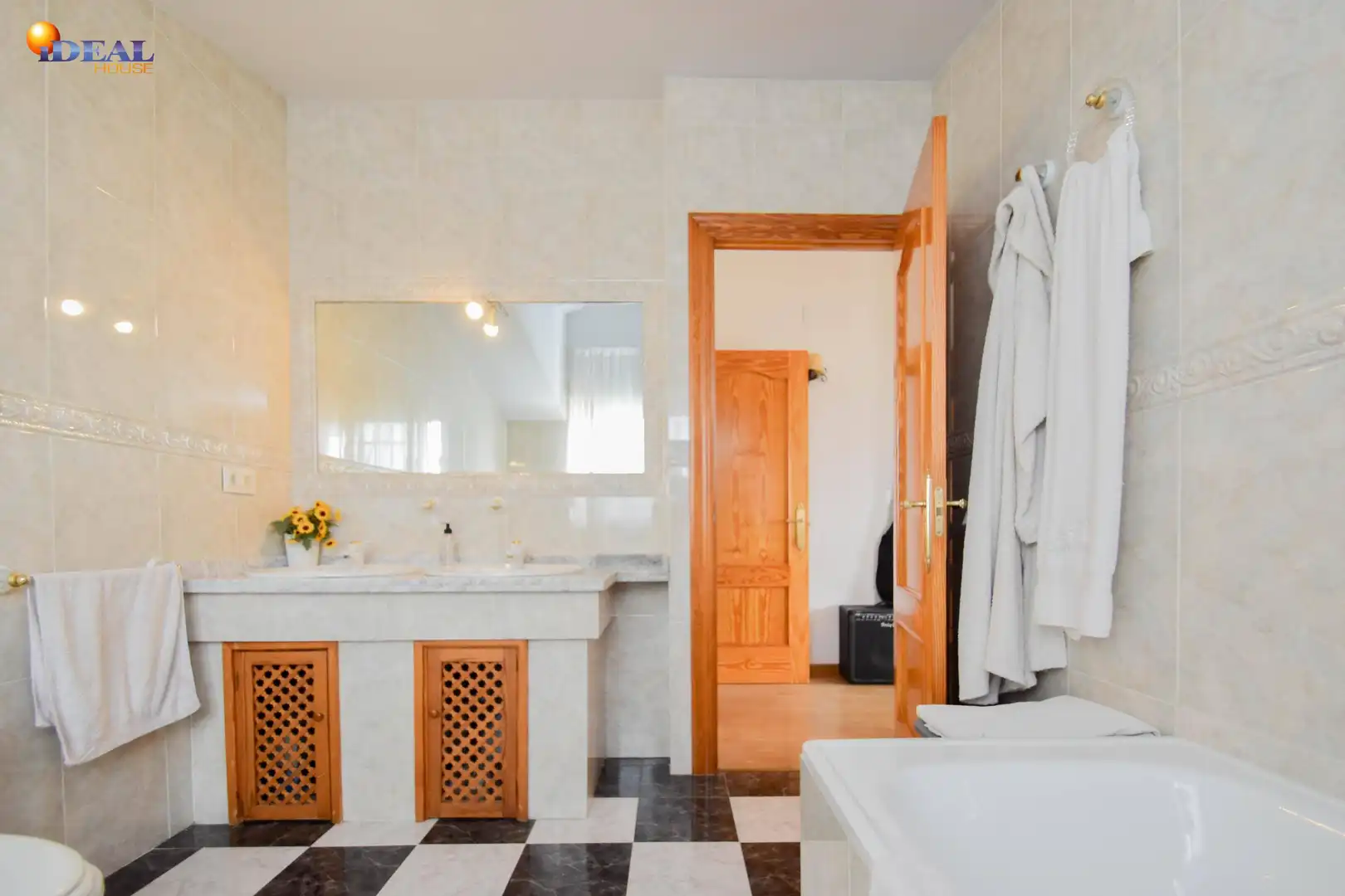 Detached house with pool for sale in Calle de Malacavi, imagen 27