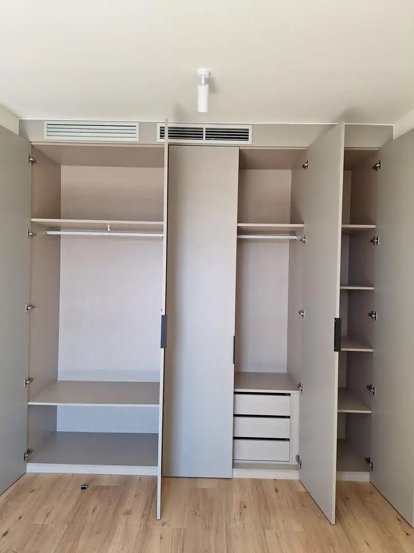 Habitación de Apartamento de alquiler en Alcalá de Henares con Aire acondicionado, Calefacción y Jardín privado