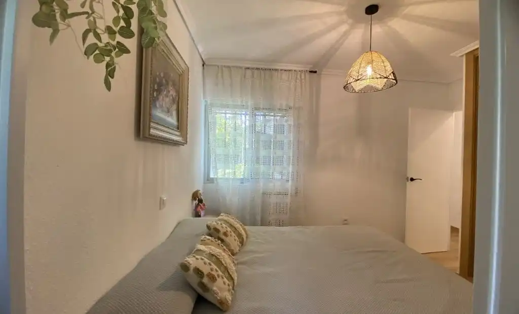 Dormitori de Casa o xalet en venda en Cadalso de los Vidrios amb Aire condicionat, Calefacció i Jardí privat