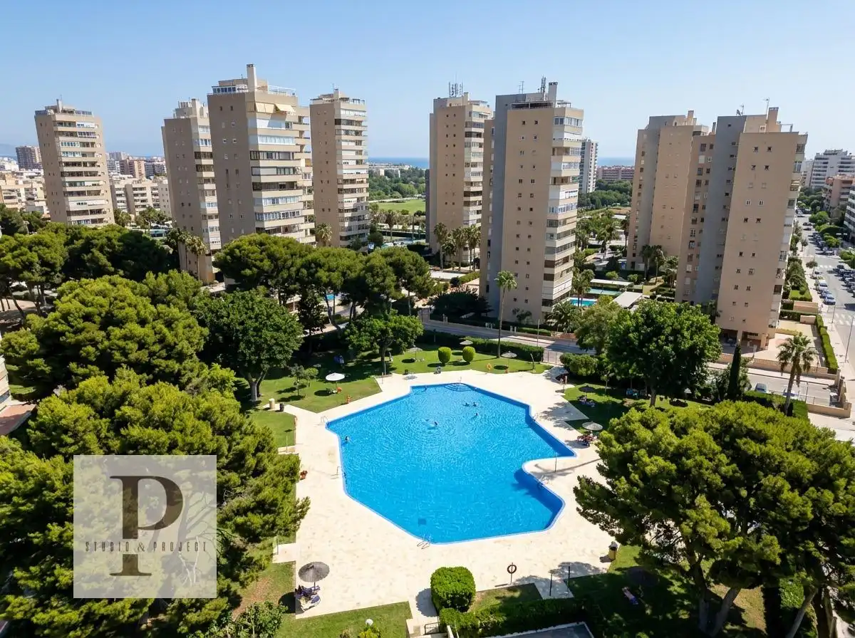 Vista exterior de Piso en venta en Torremolinos con Calefacción, Terraza y Amueblado