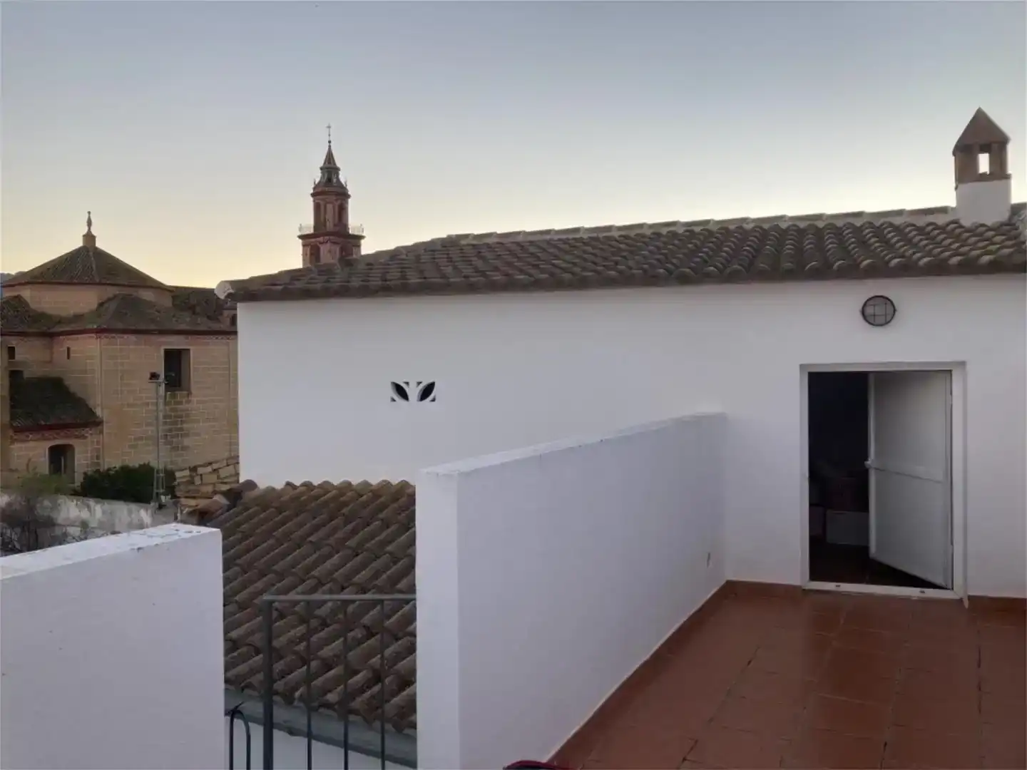 Vista exterior de Casa adosada en venda en Algodonales amb Aire condicionat, Parquet i Traster