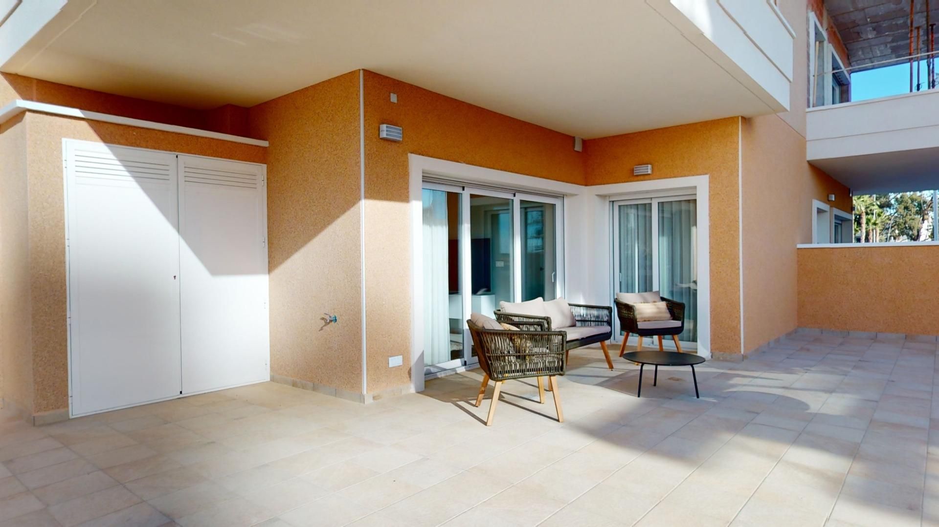 Terraza de Planta baja en venta en Guardamar del Segura con Jardín privado, Terraza y Piscina comunitaria