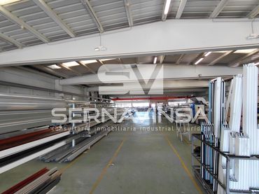 Nau industrial amb ascensor en venda a Mas Rampinyo - Montcada Nova - Carrerada