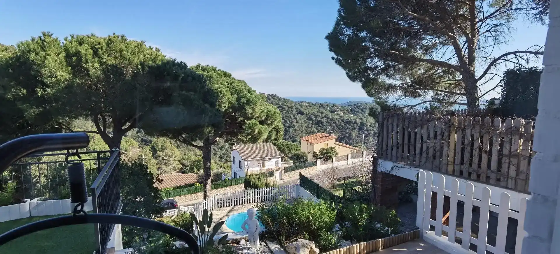 Vista exterior de Casa o xalet en venda en Sant Cebrià de Vallalta amb Aire condicionat i Piscina