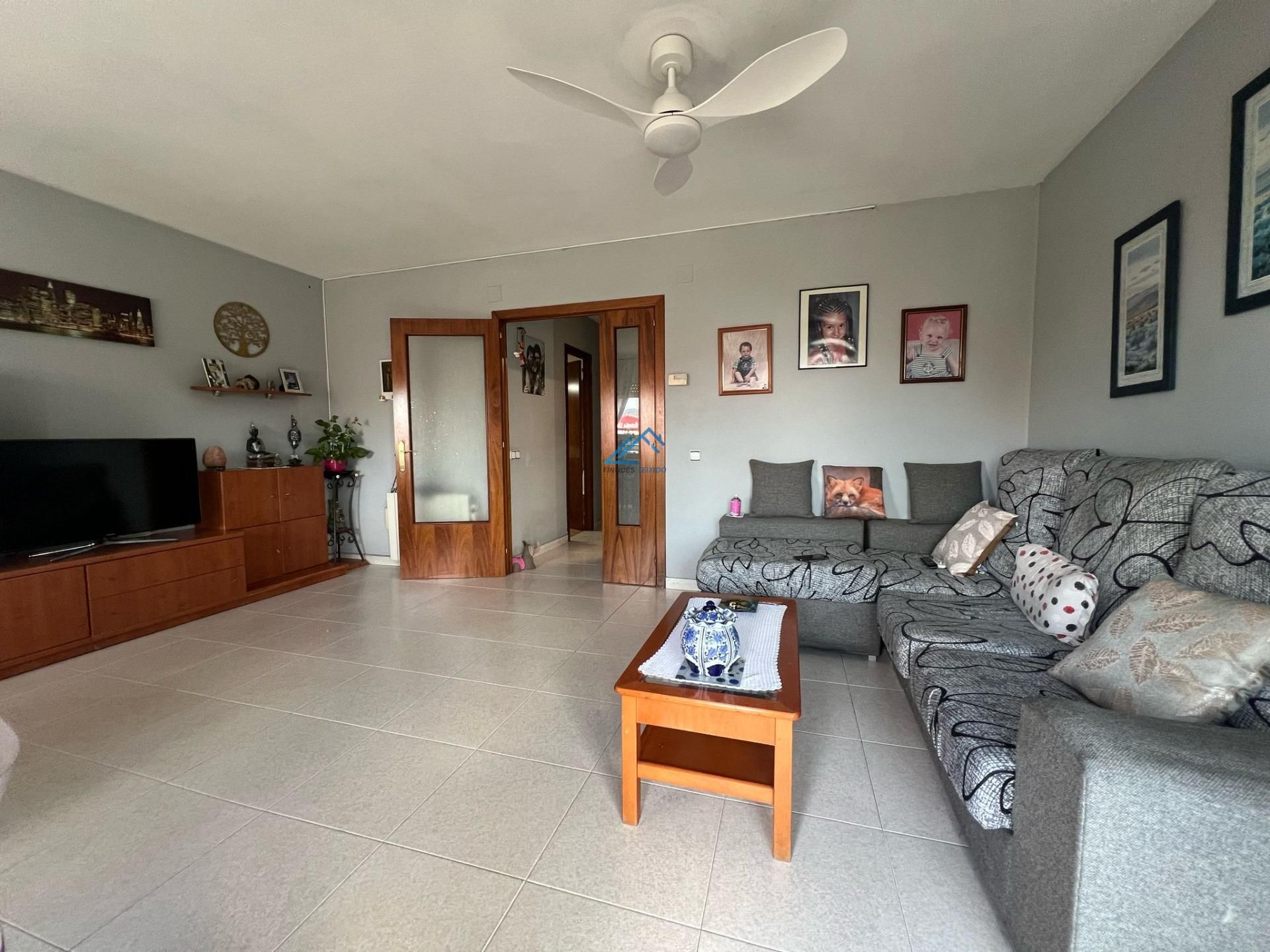 Living room of Flat for sale in Vilanova i la Geltrú  with Heating, Private garden and Terrace