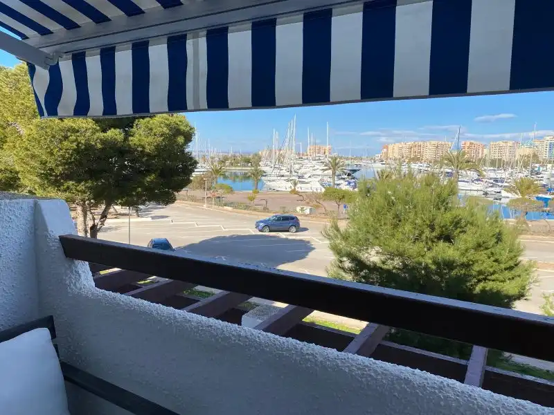 Vista exterior de Dúplex en venta en La Manga del Mar Menor con Aire acondicionado, Calefacción y Jardín privado