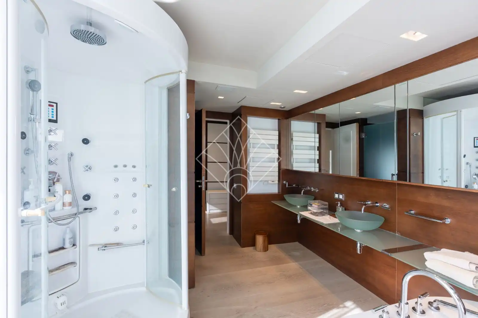 Bathroom of Houses for sale in Barcelona  with Air Conditioner, Heating and Terrace