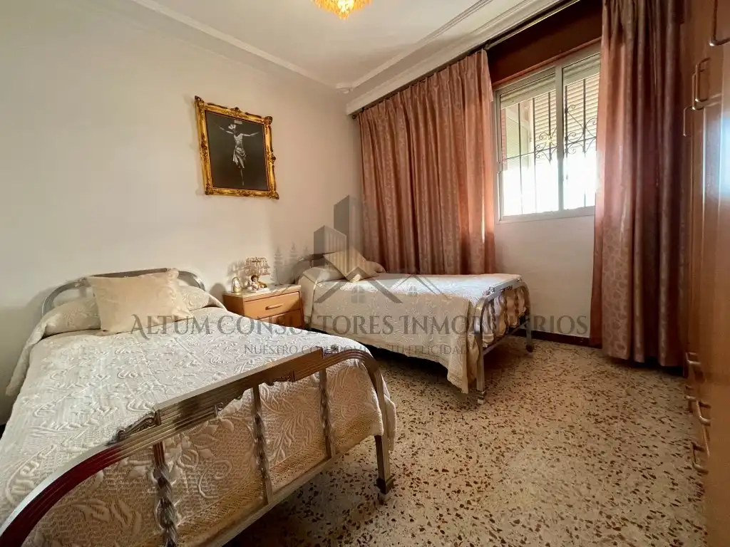 Bedroom of Flat for sale in Sevilla