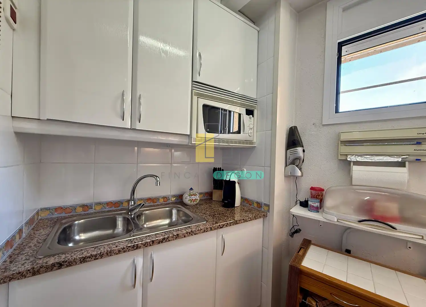 Cuina de Apartament en venda en Roses amb Calefacció, Moblat i Forn