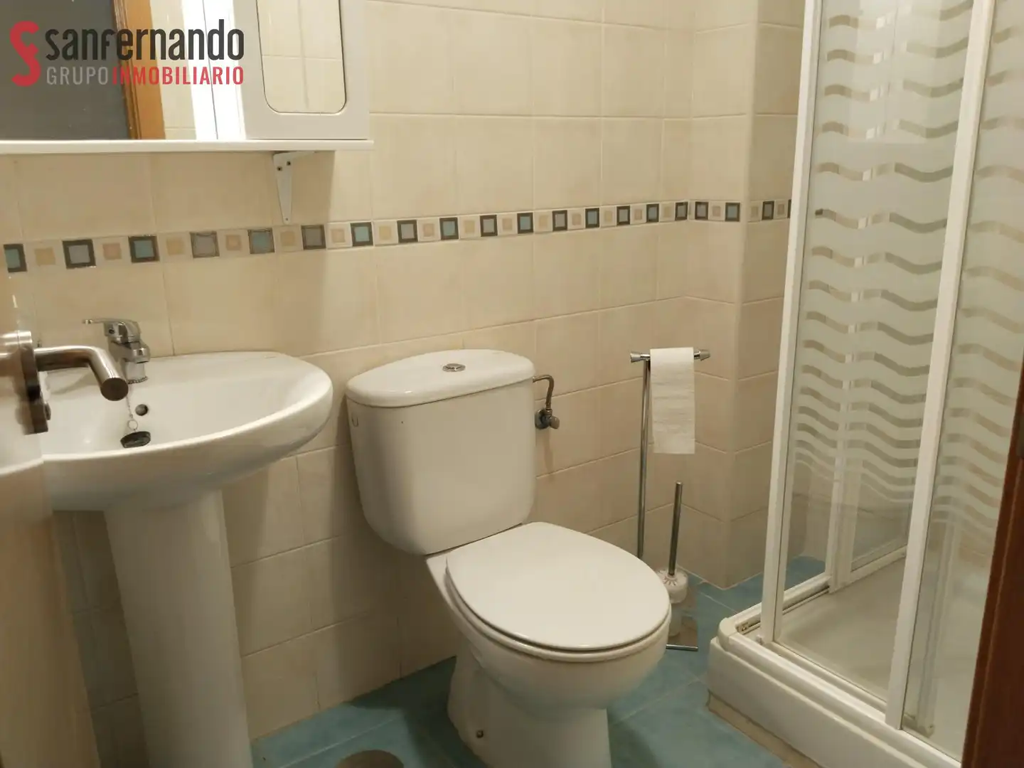 Bathroom of Flat for rent in Los Corrales de Buelna   with Heating, Parquet flooring and Furnished