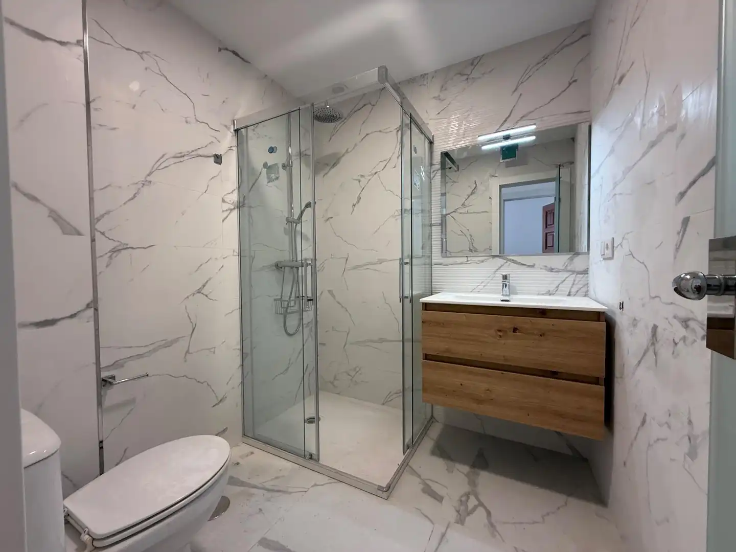 Badezimmer von Wohnung zur Miete in Boiro