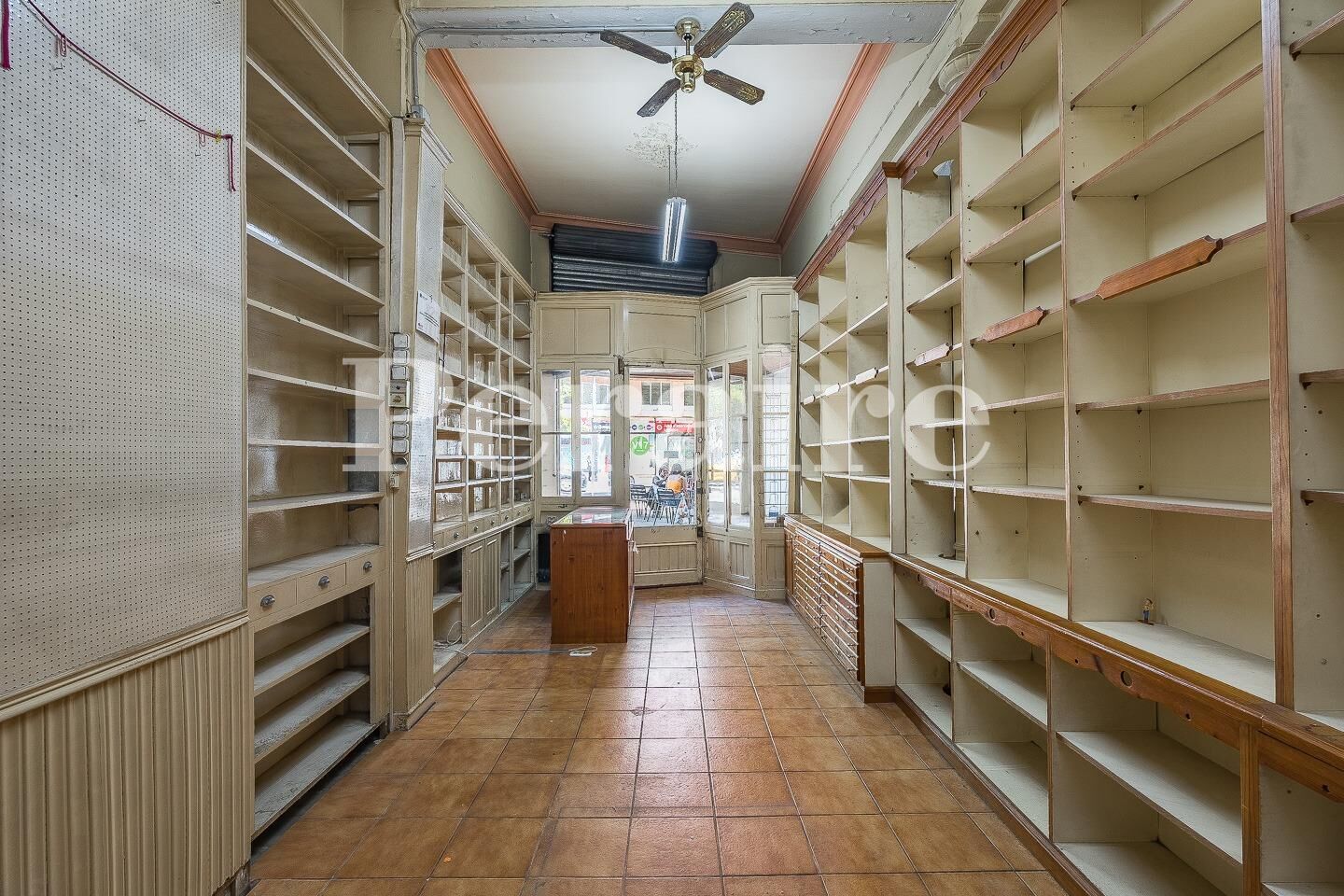 Premises for sale in  Barcelona Capital  with Air Conditioner and Terrace