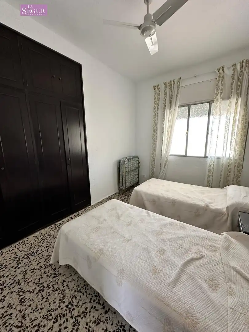 Dormitori de Casa o xalet en venda en Conil de la Frontera amb Jardí privat, Terrassa i Traster