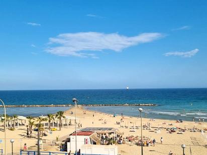 Vista exterior de Casa o xalet en venda en Alicante / Alacant amb Aire condicionat