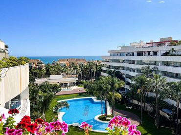 Penthouse with lift to rent in Calle los Granados 18