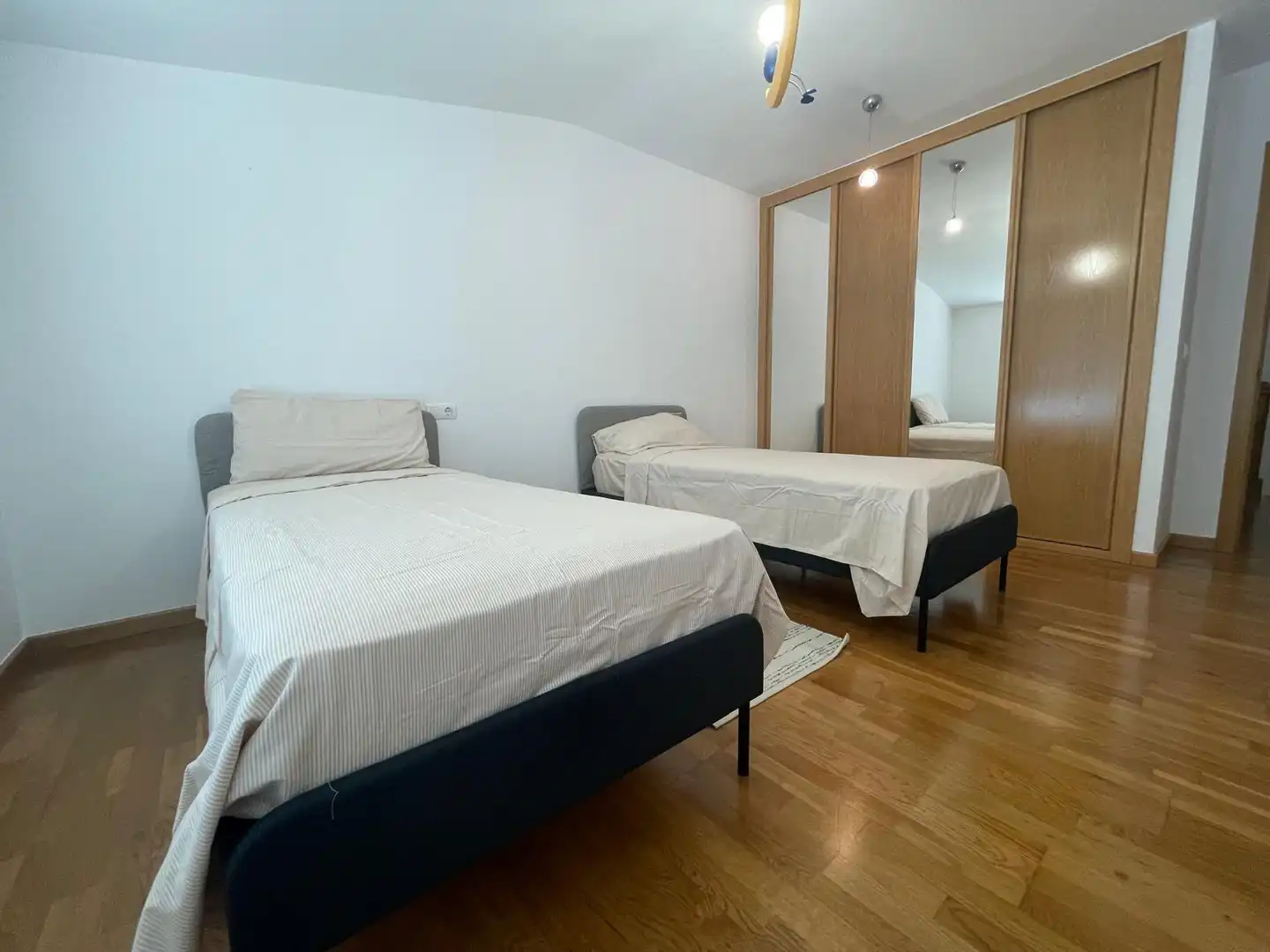 Habitación de Dúplex de alquiler en Mugardos con Calefacción y Amueblado