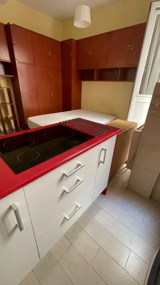 Study for rent in Avenida de Menéndez Pelayo, Pacífico