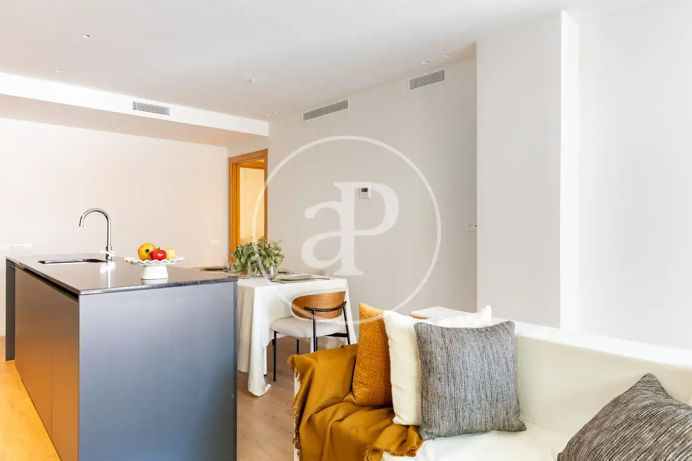 Living room of Flat for sale in Sant Cugat del Vallès  with Air Conditioner, Heating and Terrace